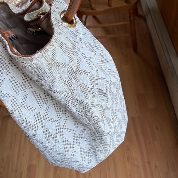 Authentic Michael Kors Purse - Picture 11 of 11